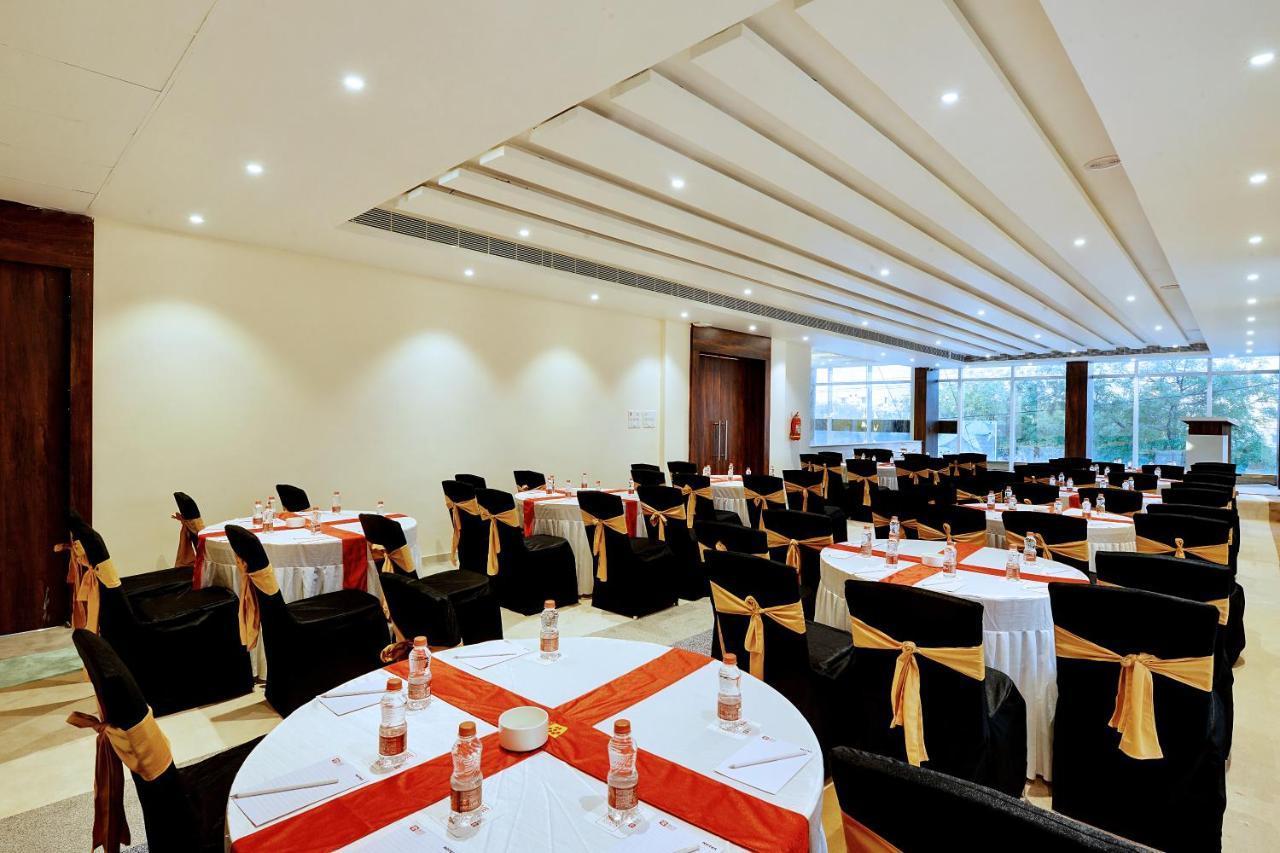 Mastiff Select Gulbarga Hotel Гулбарга Екстериор снимка