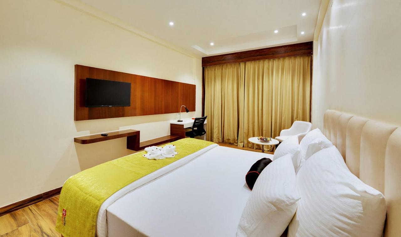 Mastiff Select Gulbarga Hotel Гулбарга Екстериор снимка